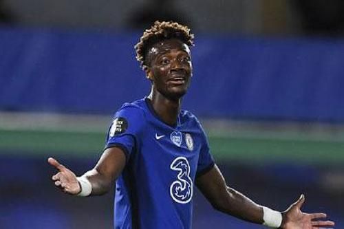 Abraham đòi lương 'bằng bạn bằng bè' mới chịu ở lại Chelsea