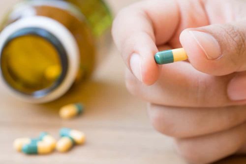 Cô gái trẻ chết vì phạm sai lầm lớn khi uống thuốc cảm, 3 điều phải nhớ khi dùng thuốc