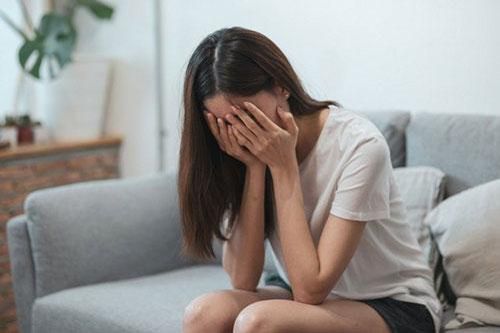 Trở về nhà mẹ đẻ mang theo 700 triệu sau khi ly hôn chồng nhưng bà lại đưa ra một đề nghị khiến tôi uất hận vô cùng
