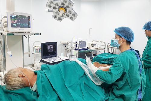 Công nghệ tia Laser, sóng cao tần hiện đại giúp bệnh nhân suy giãn tĩnh mạch hồi phục nhanh chóng