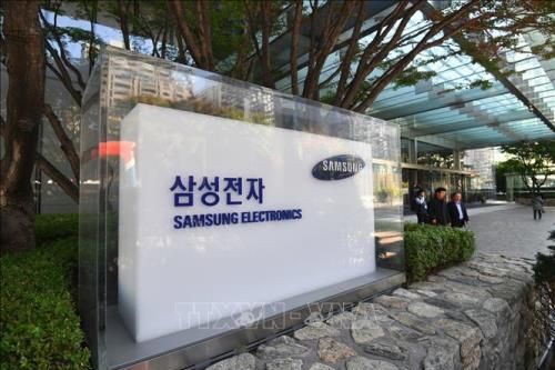Samsung ra mắt thiết bị cầm tay khử trùng bằng tia UV