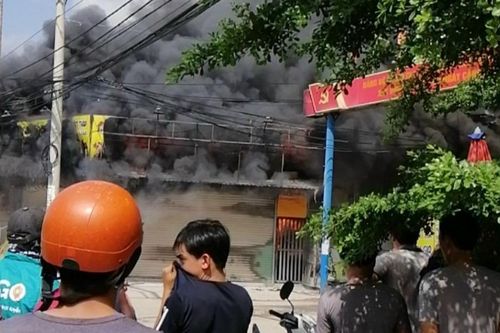 Cháy tiệm cầm đồ ở Bình Dương, 2 vợ chồng cùng con trai 6 tuổi tử vong