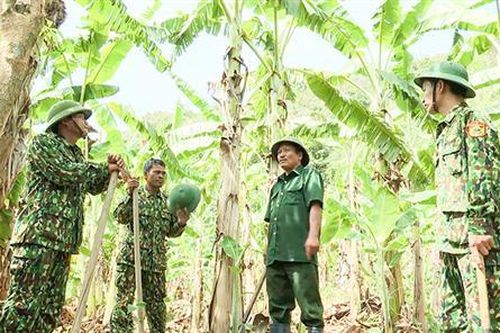 Thắm tình quân dân nơi biên giới