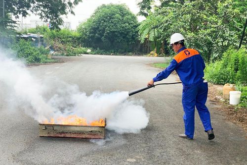 Tổng kho Xăng dầu Nhà Bè nâng cao nghiệp vụ phòng cháy chữa cháy