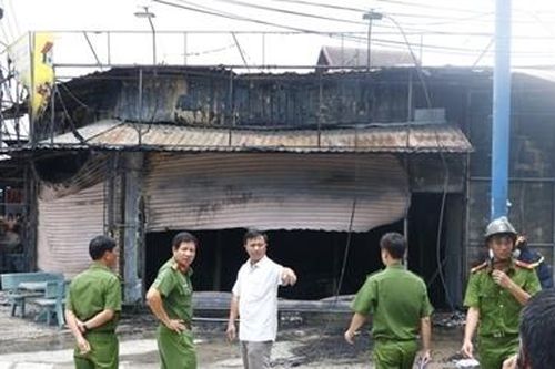Cháy lớn tiệm cầm đồ, 3 người tử vong