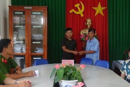 Nhặt được 10 triệu đồng tại máy ATM
