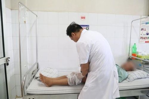 Không tuân thủ y lệnh bác sĩ, người đàn ông suýt phải 'cắt' chân