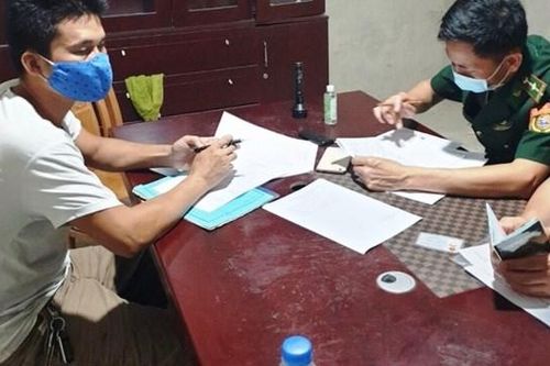 Lái xe đổi giấy tờ của người khác để tránh cách ly