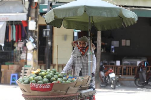 Nắng nóng kéo dài ở Bắc Bộ và Bắc Trung Bộ