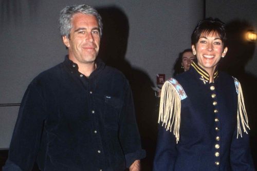 Gia tộc tai tiếng của bạn gái tỷ phú ấu dâm Jeffrey Epstein