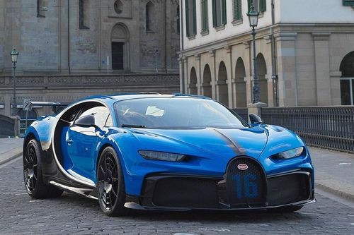Siêu xe Bugatti Chiron Pur Sport 3,4 triệu USD xuất hiện tại Thụy Sĩ