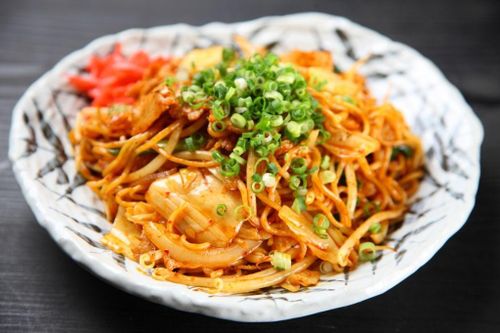 Làm mì kim chi chua cay ngon hơn quảng cáo