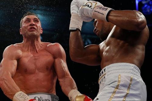 Pha knock-out để đời của Joshua trước 'Tiến sĩ búa thép'