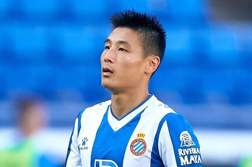 Người hâm mộ kêu gọi tiền đạo Trung Quốc sang Premier League
