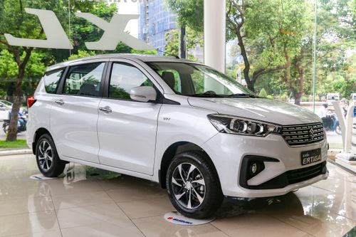 Nhiều xe nhập khẩu giảm giá mạnh do hãng tự bù phí trước bạ