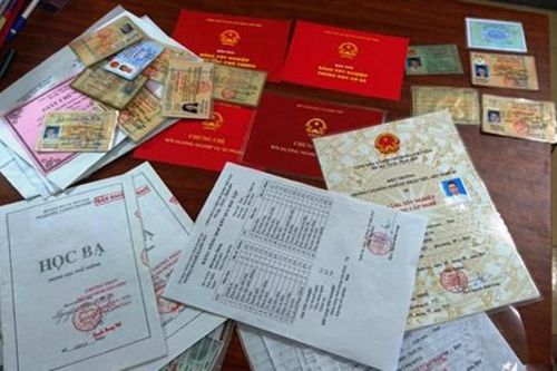 Phá đường dây làm giả giấy tờ