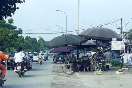 Họp chợ dưới… 'lưỡi hái' tử thần!