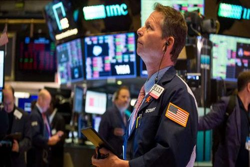 Chứng khoán Mỹ tăng tốc cuối phiên, Nasdaq Composite lại lập kỷ lục