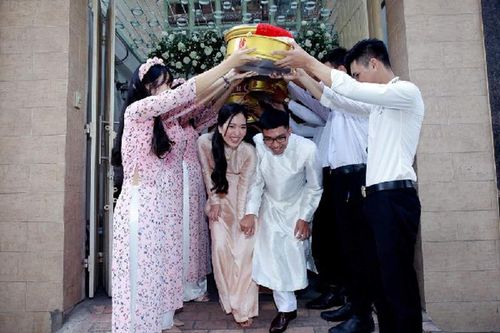 Cưới đơn giản, cưới vui, cưới ấm áp