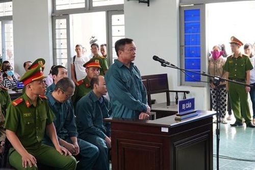 Hoãn phiên xét xử các lãnh đạo TP Phan Thiết sai phạm đất đai