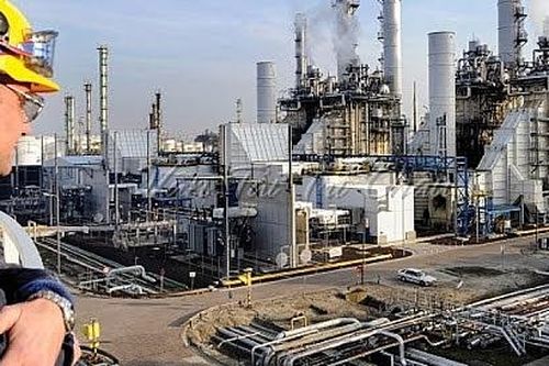 EIA: Sản lượng dầu thô của Mỹ giảm ít hơn so với dự báo