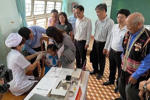 Gần 5 triệu người tại 4 tỉnh Tây Nguyên được tiêm vắc xin phòng bạch hầu