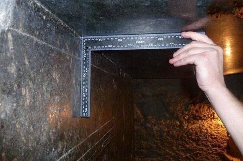 Bí ẩn mê cung cổ đại với những hộp đá vuông hình sắc cạnh khổng lồ nặng hàng trăm tấn khiến các nhà nghiên cứu bối rối