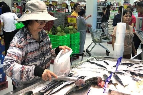 Doanh thu bán lẻ cả nước tăng 3,4%