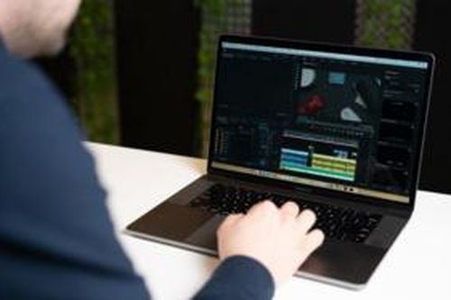 Apple sẽ đưa một công nghệ màn hình 'xịn xò' lên các thiết bị đầu năm sau
