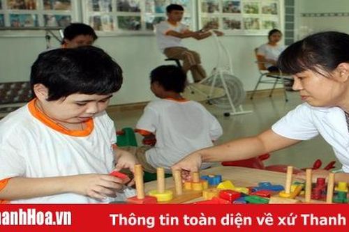 Tặng Bằng khen cho 32 cá nhân trong công tác chăm sóc nạn nhân chất độc da cam/dioxin