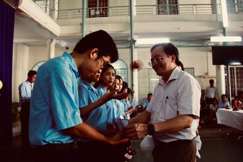 Trung tâm Phục hồi chức năng - Giáo dục trẻ em khuyết tật tỉnh Khánh Hòa: Khen thưởng 132 em học sinh