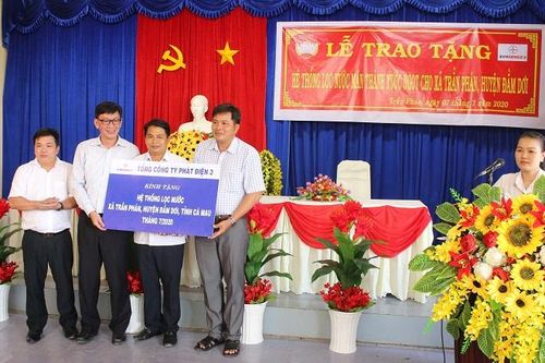 EVNGENCO 3 tặng hệ thống máy lọc nước nhiễm mặn trị giá hơn 300 triệu đồng tại Cà Mau