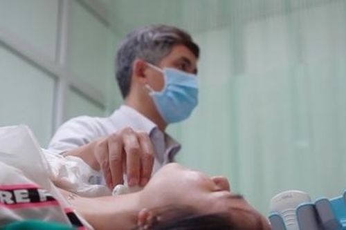 Bướu cổ không cần mổ bằng công nghệ cao