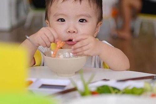 Từ vụ bé 30 tháng tuổi tử vong vì ăn thực dưỡng chữa bệnh, cảnh báo cách nhiều người vẫn tin như biện pháp 'thần dược'