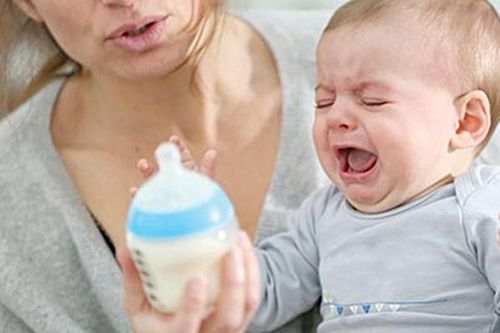 Sơ cứu cấp cứu sặc sữa ở bé sơ sinh