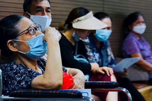 Nắng nóng - Bệnh nhân nhập viện tăng mạnh