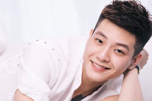Quân A.P thể hiện khả năng hát live với loạt hit quen thuộc