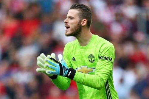 De Gea xin lỗi vì vượt mặt huyền thoại Schmeichel