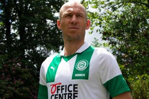 Robben gây ấn tượng trong ngày tái xuất