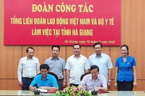 Nâng cao chất lượng y tế cơ sở để người dân được tiếp cận các dịch vụ hiện đại
