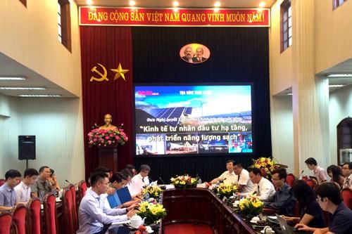 Tọa đàm trực tuyến về kinh tế tư nhân đầu tư hạ tầng, phát triển năng lượng sạch