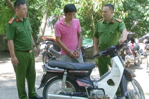3 chiến sĩ công an bị thương khi bắt đối tượng trộm cắp tài sản nhiễm HIV