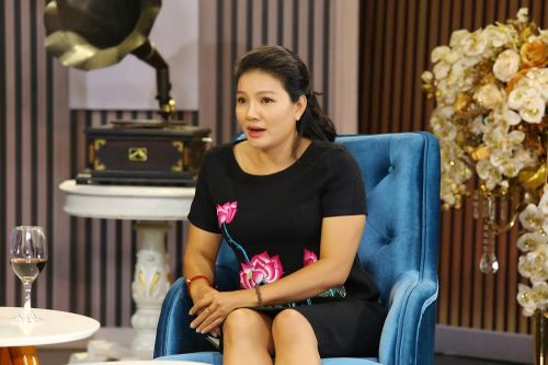 'Nữ hoàng cảnh nóng' kể về những mối tình sâu đậm và 3 đứa con không cùng cha