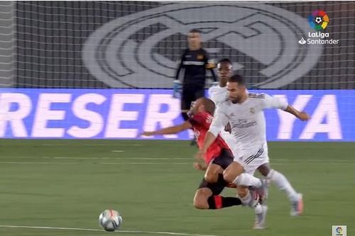 VAR đã 'giúp' Real lên đỉnh La Liga như thế nào?