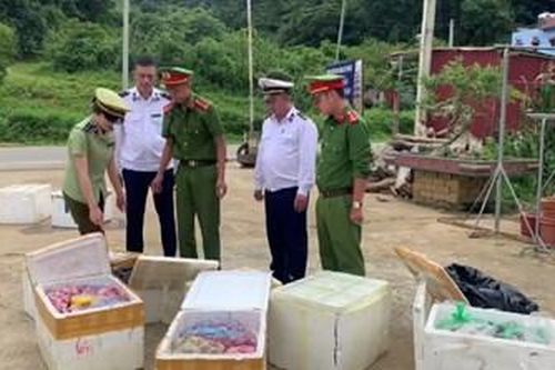 Phát hiện nửa tấn nội tạng bẩn đang trên đường đến nhà hàng ở Sơn La