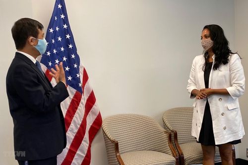 Hà Nội trao tặng thành phố New York 2 tấn khẩu trang