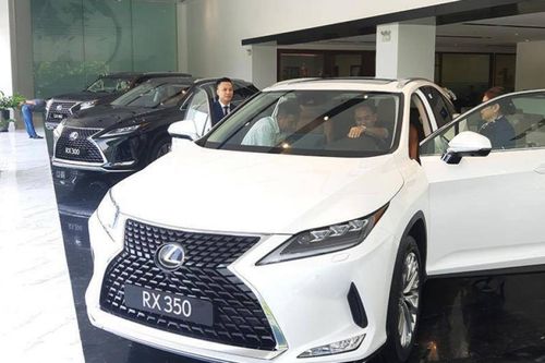 Xe nội giảm phí trước bạ, xe nhập vẫn đắt hàng
