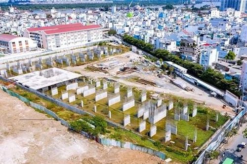 Doanh nghiệp bất động sản tiến thoái lưỡng nan với tình huống pháp lý