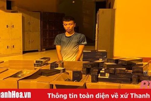 Bắt giữ 1 xe thư báo chở 40 nghìn bao thuốc lá lậu
