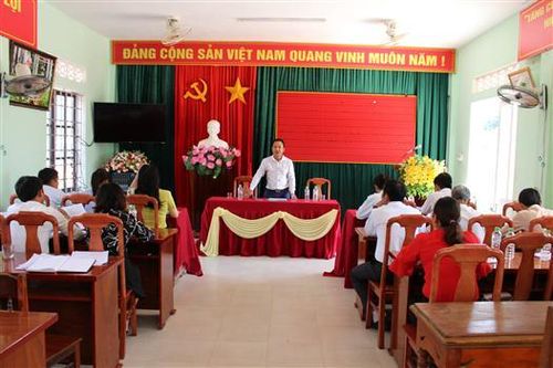 Khảo sát tình hình cán bộ, công chức cấp xã là người dân tộc thiểu số tại huyện Đakrông